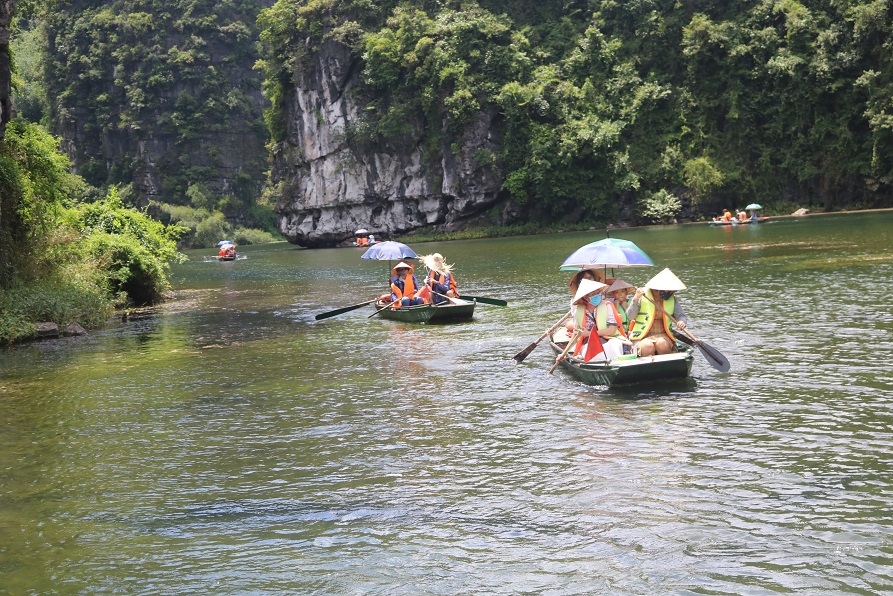 Hanoi 5 Day Itinerary Mai Chau, Ninh Binh, Halong Bay